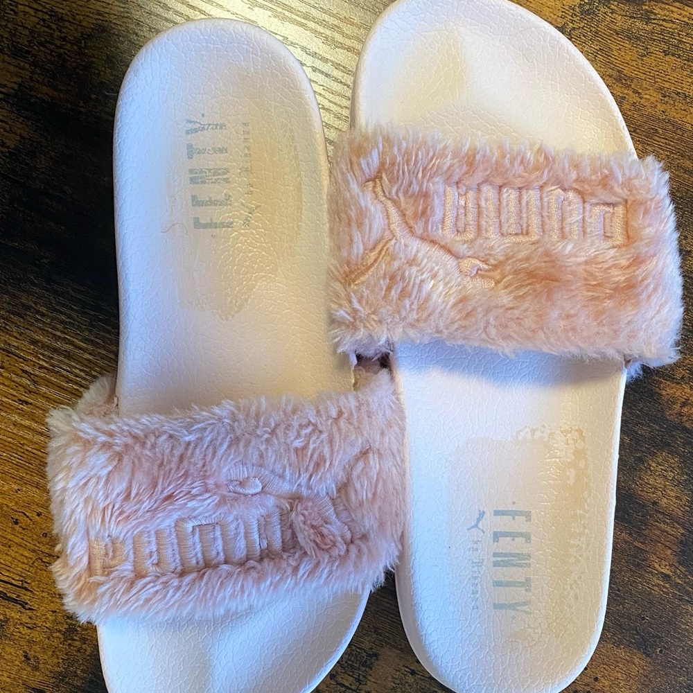PUMA x FENTY Fluffy Pink Slides